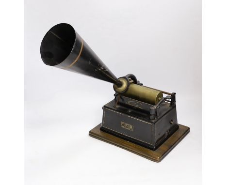 A cased Edison Gem phonograph with horn, case 20cm high