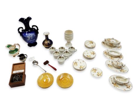 A small collection of ceramics to include: a Carlton Ware blue and gilt lustre vase, marked to base, approx. 16.5cm high; a R