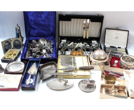 A mixed collection of silver plated items to include: cased flatware, butter dish of revolving form, coaster, sugar caster, d