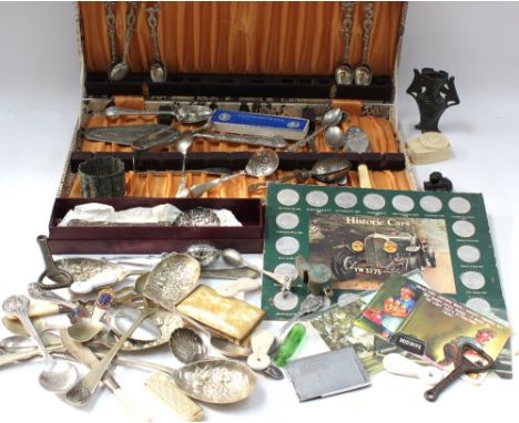 A small quantity of plated flatwares, cutlery and mixed items, a selection of mixed inside a cutlery case and the rest loose,