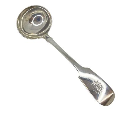 Fiddle Pattern Silver Sauce Ladle. 82 g. Goldsmiths and Silversmiths, London 1896Length 17.5 cms. Crest engraved to terminalC