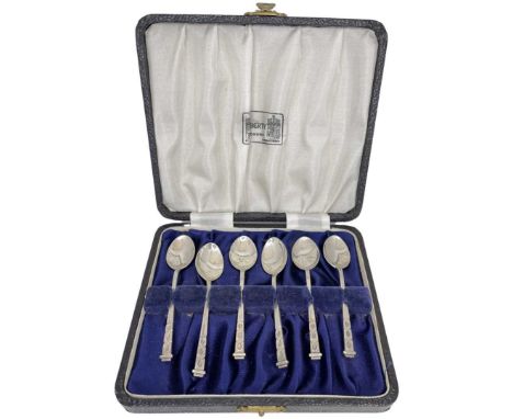 Cased Set of 6 Arts and Crafts Silver Teaspoons. 40 g. William Hair Haseler for Liberty and Co., Birmingham 1946In original L