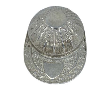 Modern Silver Jockey Cap Caddy Spoon. 10 g. Francis Howard Ltd., Sheffield 1982Vacant cartouche on cap. Decorated cap and pea