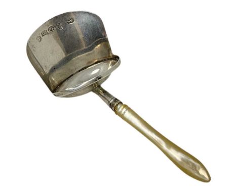 Mother of Pearl Handled Silver Shovel Caddy Spoon. Joseph Wilmore, Birmingham 1810Length 8.7 cms.Condition report: Excellent 