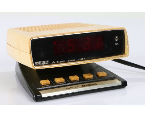 1980's/90's Zeon electronic alarm clock, 14cm wide
