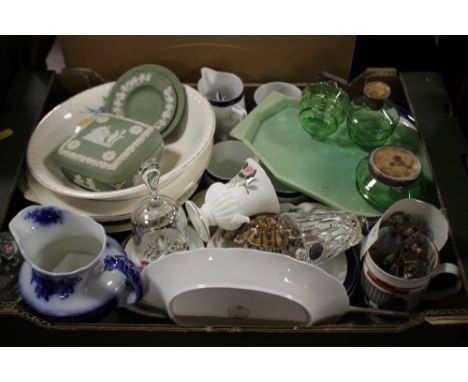 A TRAY OF ASSORTED CERAMIC TO INCLUDE WEDGWOOD JASPERWARE ETC