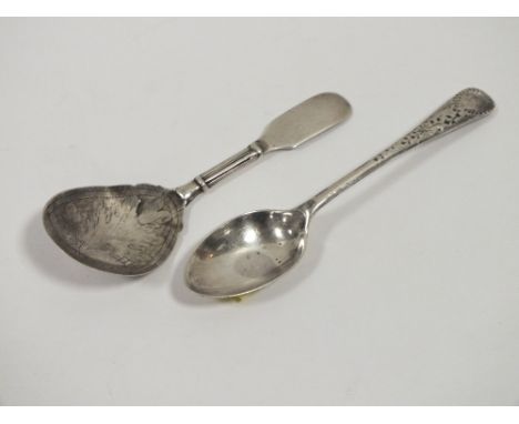 AN ANTIQUE HALLMARKED SILVER CADDY SPOON TOGETHER WITH A HALLMARKED SILVER TEA SPOON
