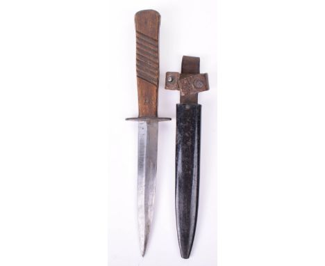 WW1 German Fighting Knife, a good heavy wood ribbed grip fighting knife measuring 27cm overall with a 14.5cm blade, wood grip