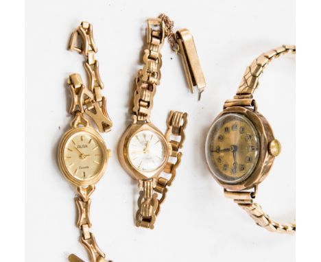 A 9ct gold cased ladies Rotary watch and 9ct gold bracelet, an early 20th century ladies gold cased wristwatch, bracelet a la