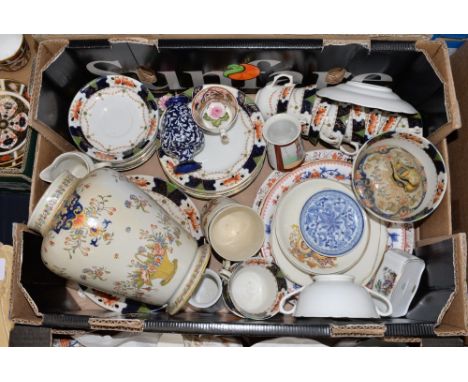 A collection of various ceramics, comprising a part teaset, with cups, saucers, side plates, cake plates, Commemorative ceram