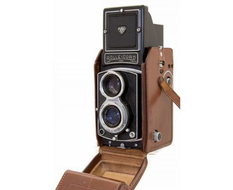 Rolleicord: A cased Rolleicord camera, Franke & Heidecke, in leather case, serial number 1172834, D.R.G.M.