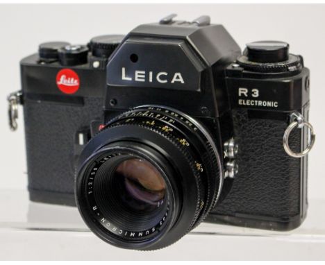 Leica: A Leica R3 Electronic camera body, serial number 1473018, shutter working, complete with a Leitz Wetzlar no. 2651303 S