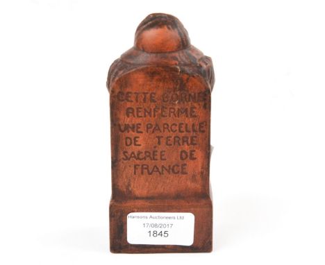 WW1 French commemorative item in the form of a WW1 Battlefield Bollard marker. Made of red earthernware. The dimensions of th