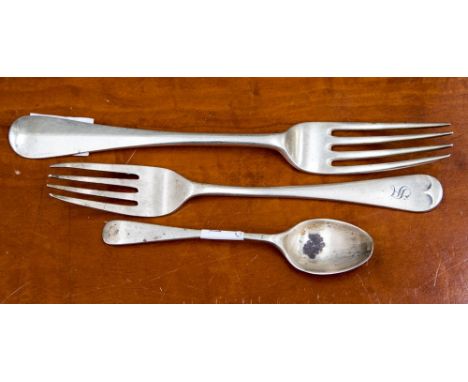 A Victorian silver 'Old English' pattern dessert fork, together with two other items of flatware, approx 3.08ozt