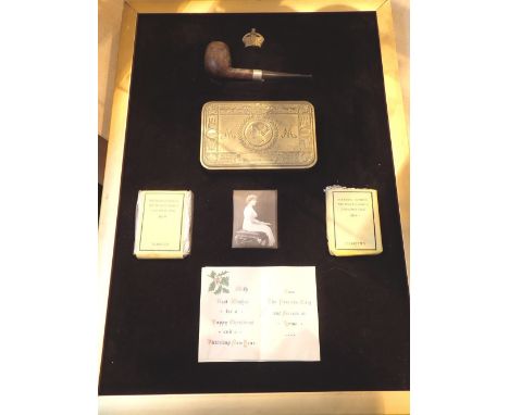 Mounted Queen Alexandra box pipe and cigarettes from WWI 
