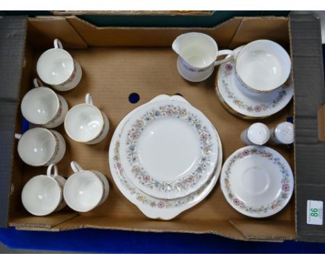 Royal Albert Belinda Patterned Tea Set: additional items noted 