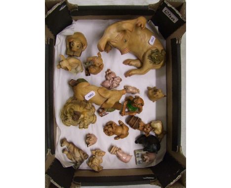 A collection of Piggin series pigs, plus ceramic pigs and a Leonardo figure etc (1 tray). 
