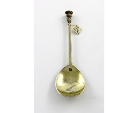A Charles I silver Seal-top spoon, by Daniel Cary, London 1631, fig-shaped bowl, with later gilding, faceted tapering stem, t