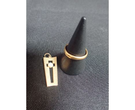 A VICTORIAN 22CT GOLD WEDDING BAND 3g and a mid-20th Century 9ct gold and pearl crucifix pendant (2)
