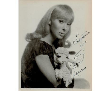 Shari Lewis signed Black & White Photo 10x8 Inch. She famously created and performed the sock puppet Lamb Chop. Dedicated. Go