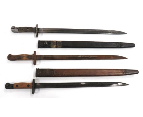 3 x Various 1907 SMLE Bayonets 17 inch, single edged blades with fullers. &nbsp;Steel crossguards and pommels. &nbsp;One in u