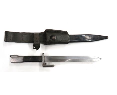 Argentina FN FAL M55 Bayonet 7 3/4 inch, double edged blade. &nbsp;Steel muzzle ring with flash bars. &nbsp;Steel pommel. &nb