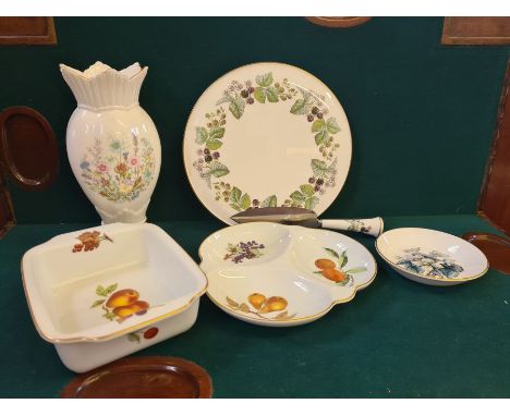 An Aynsley floral pattern china vase, assorted Royal Worcester Evesham pattern table wares and a Royal Worcester Lavinia blac