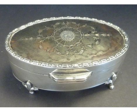 Silver oval trinket box with inlaid tortoiseshell lid, 1912, 8.5cm.