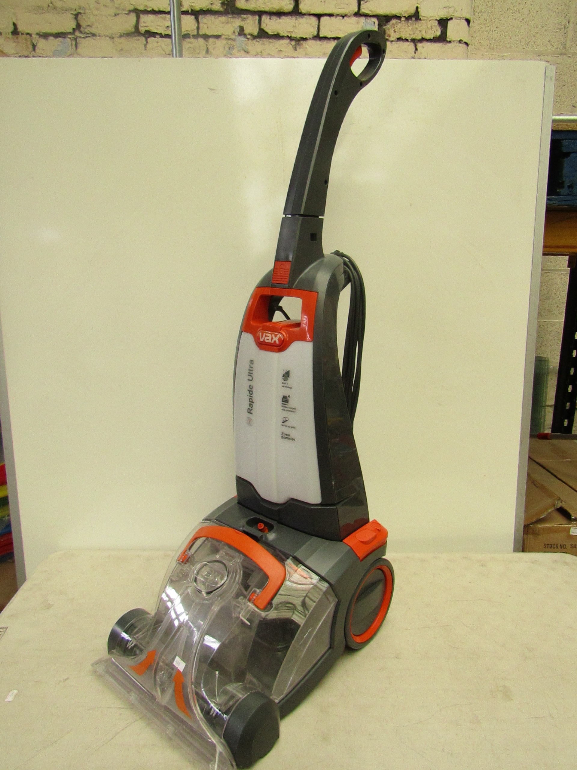 Vax Rapide Ultra carpet washer, tested working and boxed.