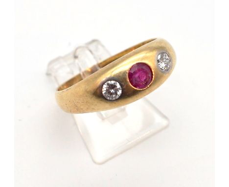 Ring mit Rubin und 2 BrillantenGelbgold 585 gest., RG 60, 7g total