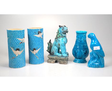 Sammlung Vasen und Figuren mit türkiser Glasur 19/20. JH5tlg - Keramik mit jew. türkisfarbener Laufglasur. Ritualvase mit Tan