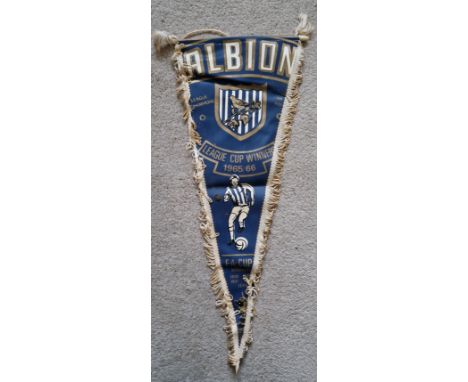 WEST BROMWICH ALBION VINTAGE PENNANT
Approx 12 x 20 inch
Some age related wear to one edge
Ref NH