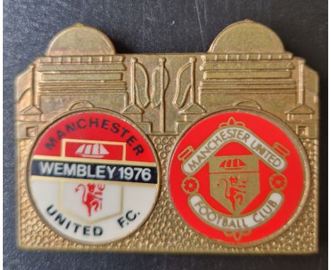 MANCHESTER UNITED RARE VINTAGE 1976 FA CUP FINAL LARGE BADGE
Ref LT