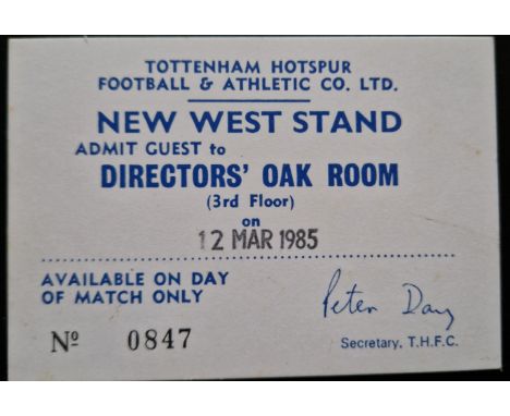 1984-85 TOTTENHAM HOTSPUR V MANCHESTER UNITED TICKET
Good condition with match details noted on rear
Ref SM