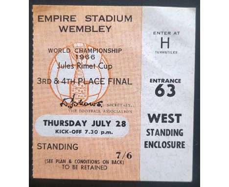 1966 WORLD CUP 3RD &amp; 4TH PLACE FINAL USSR V PORTUGAL TICKET
Good condition
Ref BF