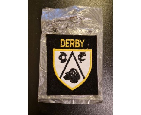 VINTAGE DERBY COUNTY BLAZER BADGE WITH ORIGINAL BAG
Ref SM
