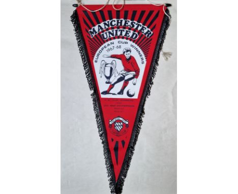 MANCHESTER UNITED VINTAGE LARGE PENNANT
12 x 20 Inch
Ref SM