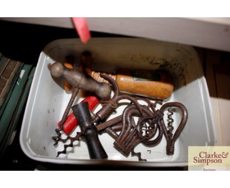 A quantity of various vintage corkscrews 