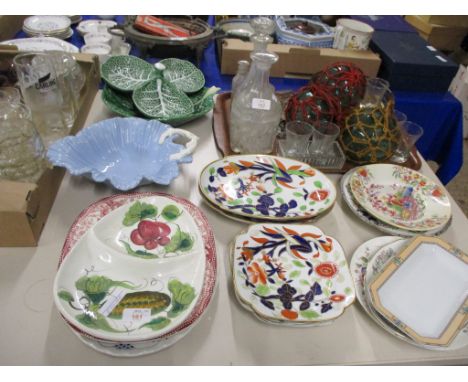 QUANTITY OF CERAMIC ITEMS INCLUDING VARIOUS SERVING TRAYS AND DISHES