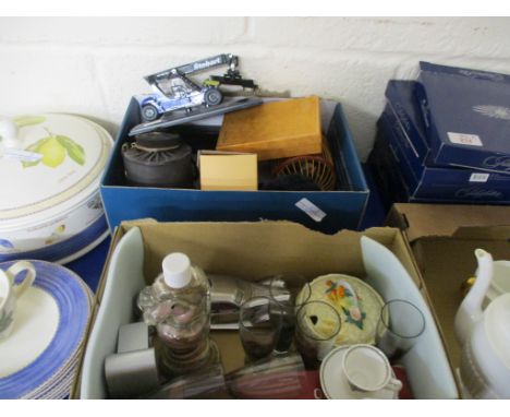 BOX CONTAINING CERAMICS INCLUDING SMALL CLARICE CLIFF JAR AND COVER AND FURTHER BOX WITH WOODEN WARES