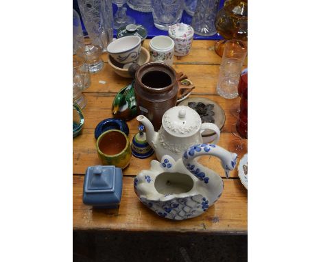 Mixed Lot: Various ornaments, covered jars, small model Buddha etc