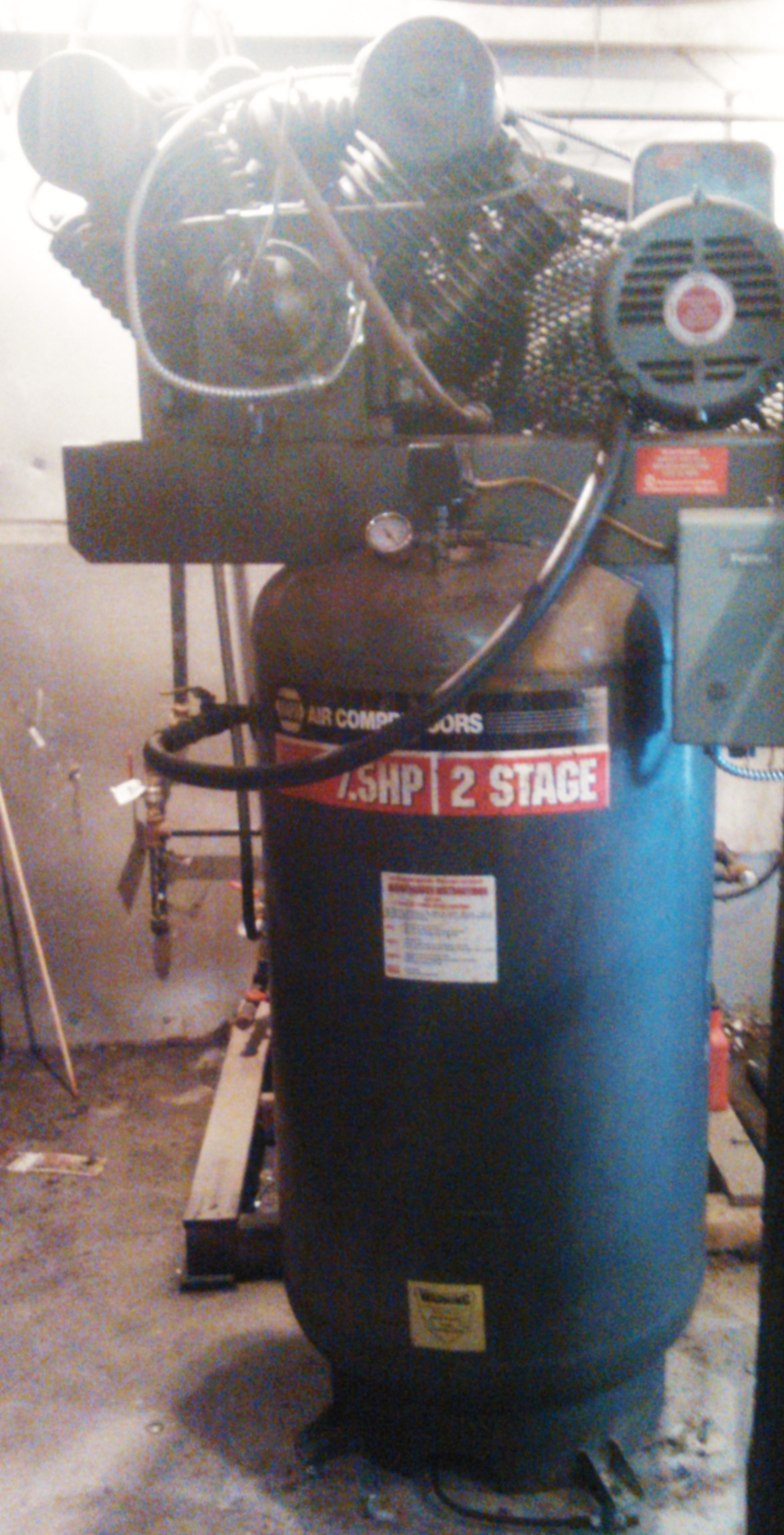 NAPA 7.5 hp 80 gallon air compressor