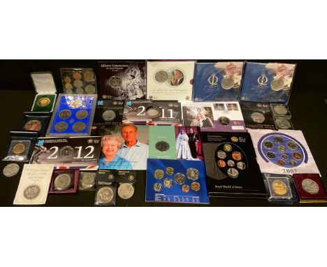 Coins - GB, Elizabeth II - commemorative coin packs including 2007 United Kingdom Brilliant Uncirculated Coin Collection, The