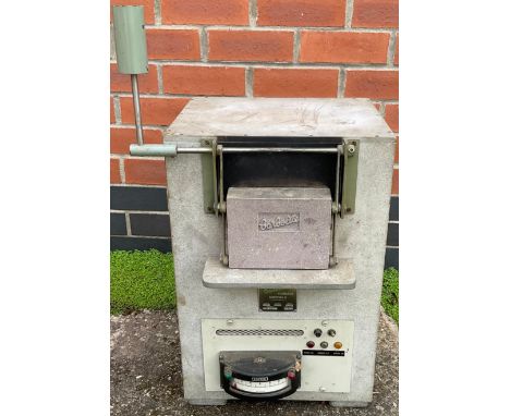 Tools - an electric Carbolite furnace***Please note that this lot is held offsite and collection will be from a location in W