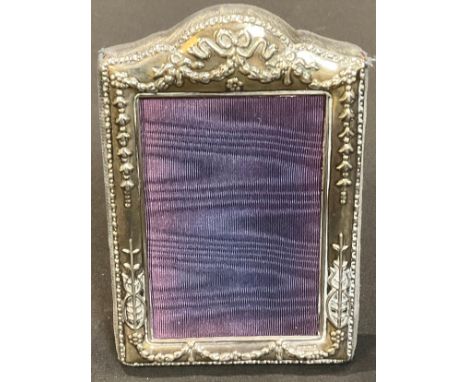 An Elizabeth II silver easel photograph frame, Sheffield 1992 