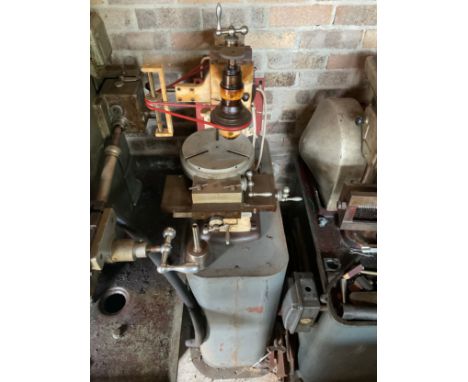 Tools - a milling machine***Please note that this lot is held offsite and collection will be from a location in Wilford, Nott