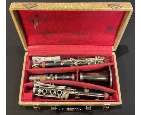 A Console clarinet, in fitted carry case with accessories 