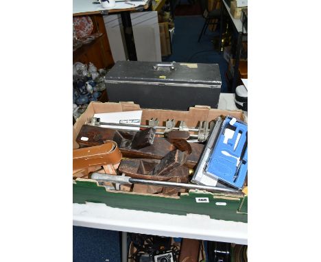 A BOX OF VINTAGE TOOLS AND A LOOSE TOOL BOX to include a box of mixed vintage tools to include two coffin planes, a boxed Cla