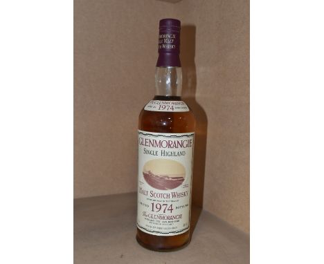 SINGLE MALT, One Bottle of THE GLENMORANGIE 1974 Single Highland Malt Scotch Whisky, distilled in 1974, Limited Bottling, bot