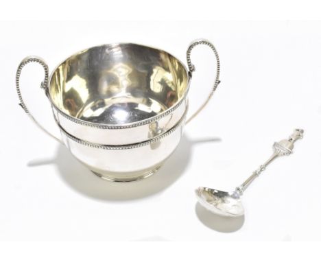 WILLIAM HUTTON &amp; SONS; an Edward VII hallmarked silver twin handled sugar bowl with beaded detail, Sheffield 1910, width 